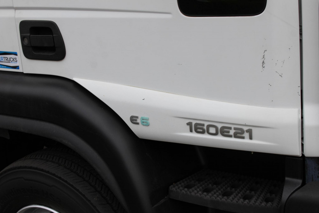 Iveco Eurocargo 160E210 E6 Koffer 6,9m Seiten Tür LBW - Kravas automašīna ar slēgto virsbūvi: foto 4 Iveco Eurocargo 160E210 E6 Koffer 6,9m Seiten Tür LBW - Kravas automašīna ar slēgto virsbūvi: foto 4