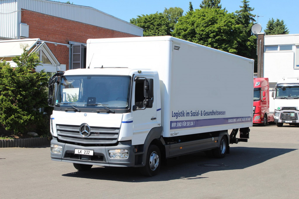 Mercedes-Benz Atego 1221 E6 Koffer Klima LDW Schalter LBW - Kravas automašīna: foto 1 Mercedes-Benz Atego 1221 E6 Koffer Klima LDW Schalter LBW - Kravas automašīna: foto 1