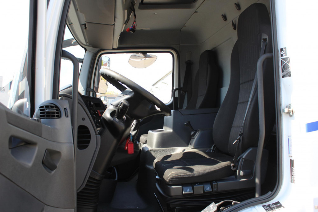 Mercedes-Benz Atego 1221 E6 Koffer Klima LDW Schalter LBW - Kravas automašīna: foto 5 Mercedes-Benz Atego 1221 E6 Koffer Klima LDW Schalter LBW - Kravas automašīna: foto 5