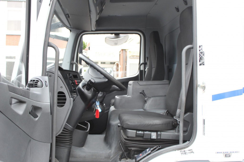Mercedes-Benz Atego 818 E6 Koffer Klima LDW Schalter LBW - Kravas automašīna: foto 5 Mercedes-Benz Atego 818 E6 Koffer Klima LDW Schalter LBW - Kravas automašīna: foto 5