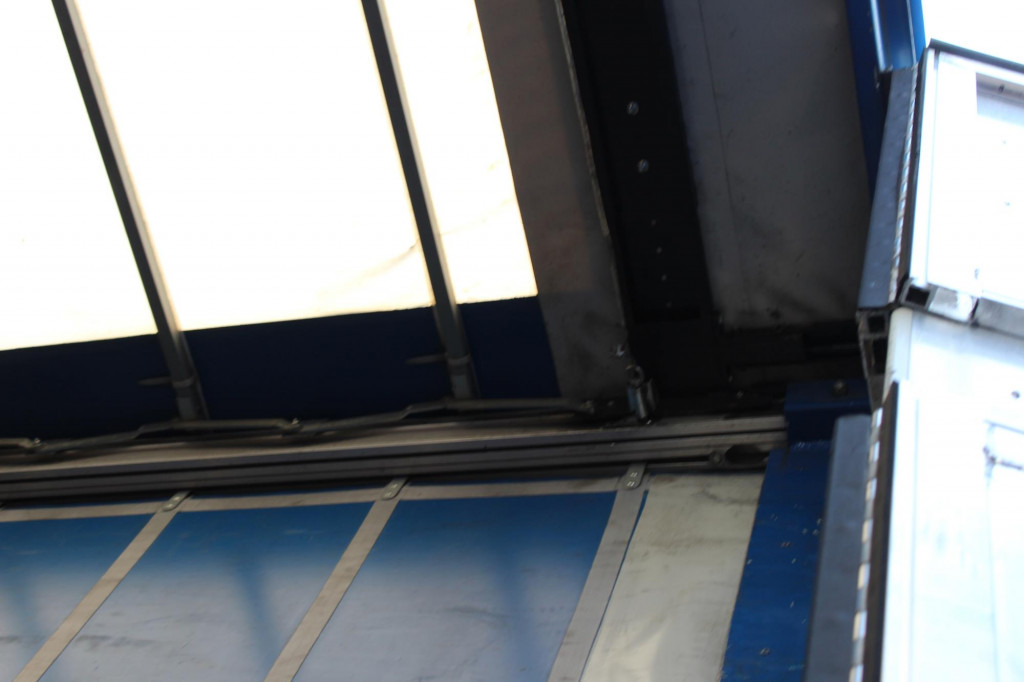 MAN TGX 26.460 Retarder Plane-Zug 120M3 Durchlade - Kravas automašīna ar tentu: foto 5 MAN TGX 26.460 Retarder Plane-Zug 120M3 Durchlade - Kravas automašīna ar tentu: foto 5