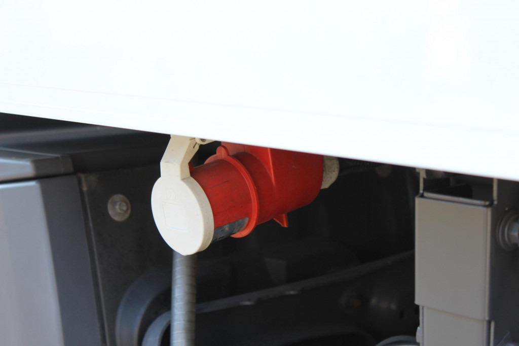 Mercedes-Benz Actros 1830 E6 TK T-1200R Multi Bi-Temp LBW AHK - Kravas automašīna refrižerators: foto 4 Mercedes-Benz Actros 1830 E6 TK T-1200R Multi Bi-Temp LBW AHK - Kravas automašīna refrižerators: foto 4