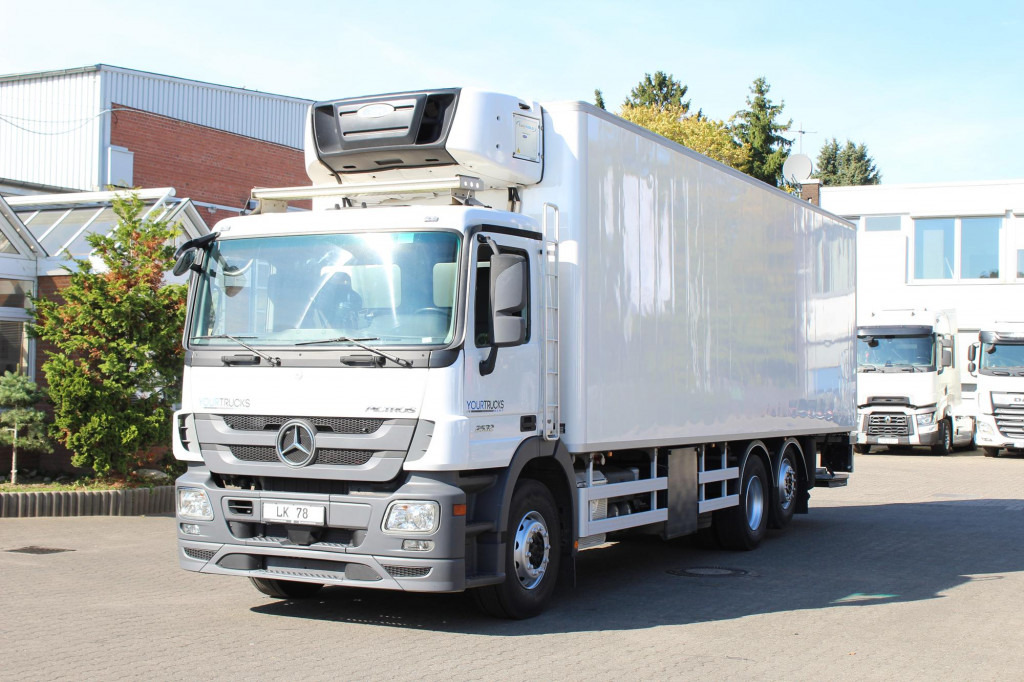 Mercedes-Benz Actros 2532 E5 CS 1150 Multi Bi-Temp LBW Rolltor - Kravas automašīna refrižerators: foto 1 Mercedes-Benz Actros 2532 E5 CS 1150 Multi Bi-Temp LBW Rolltor - Kravas automašīna refrižerators: foto 1