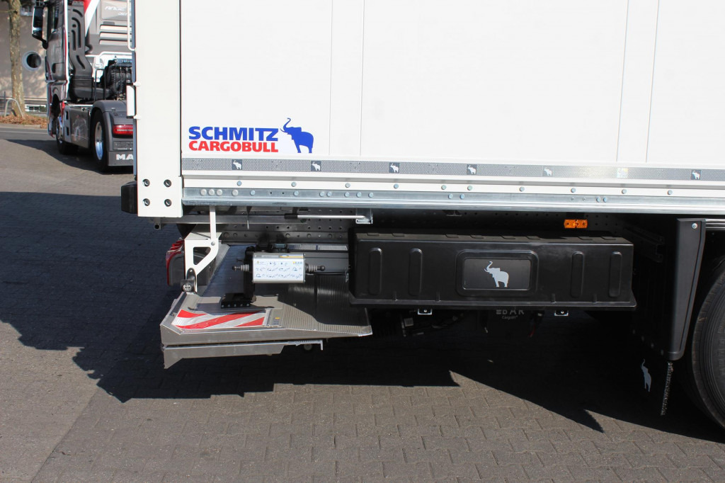 SCHMITZ Koffer 2,7h DS Ladebordwand MIETE - RENT - Puspiekabe slēgtā virsbūve: foto 3 SCHMITZ Koffer 2,7h DS Ladebordwand MIETE - RENT - Puspiekabe slēgtā virsbūve: foto 3