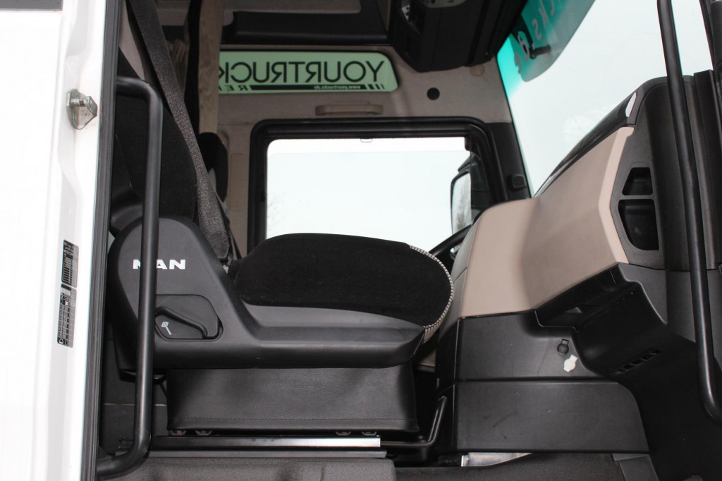 MAN TGX 18.460 E6 XXL Retarder Kühlbox Navi 2Tanks - Vilcējs: foto 4 MAN TGX 18.460 E6 XXL Retarder Kühlbox Navi 2Tanks - Vilcējs: foto 4