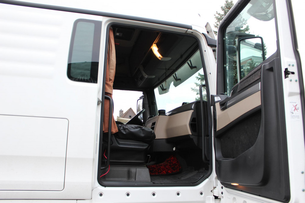 MAN TGX 510 XL Retarder Alufelgen Standklima 2 Tank - Vilcējs: foto 3 MAN TGX 510 XL Retarder Alufelgen Standklima 2 Tank - Vilcējs: foto 3