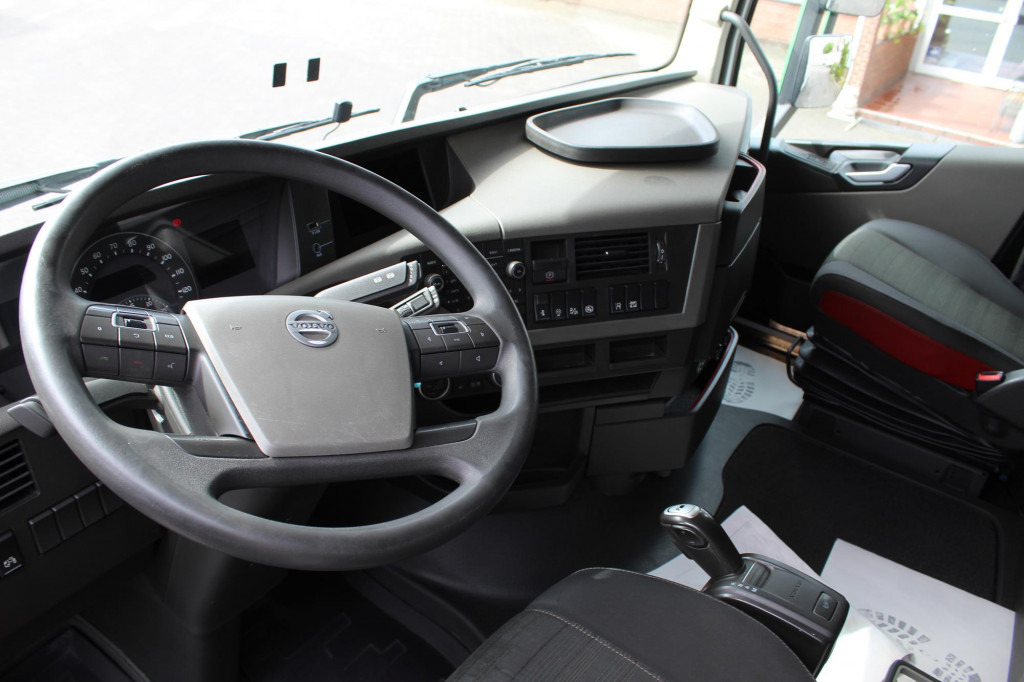 Volvo FH 460 E6 Globetrotter 2 Tanks i-Park Cool - Vilcējs: foto 5 Volvo FH 460 E6 Globetrotter 2 Tanks i-Park Cool - Vilcējs: foto 5