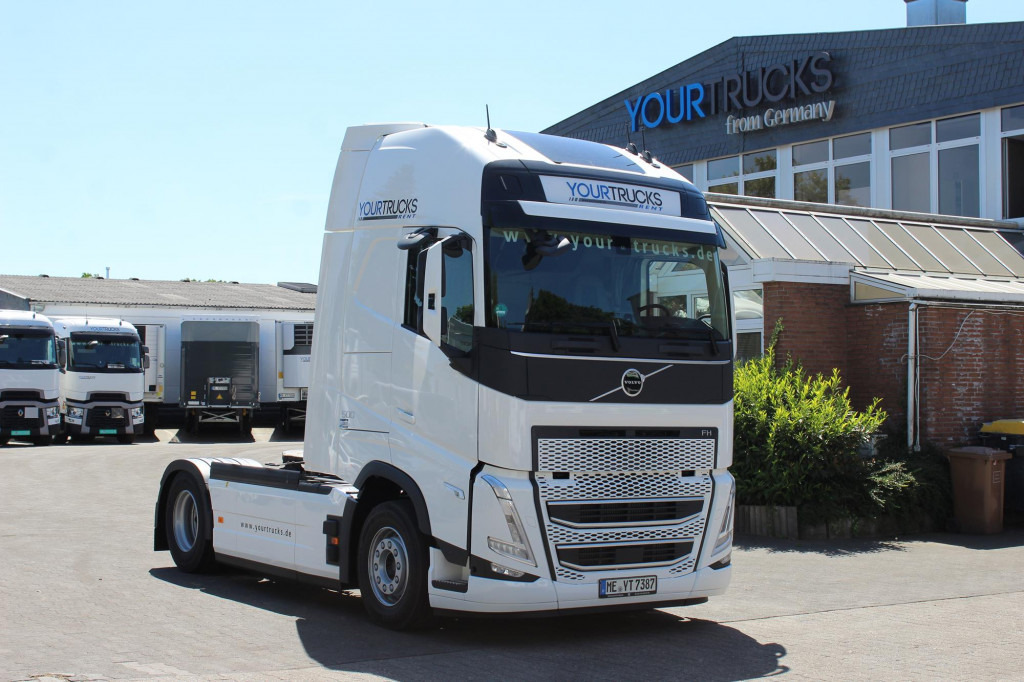 Volvo FH 500 Globe XL I-Park Cool Navi Miete-Rent! - Vilcējs: foto 1 Volvo FH 500 Globe XL I-Park Cool Navi Miete-Rent! - Vilcējs: foto 1