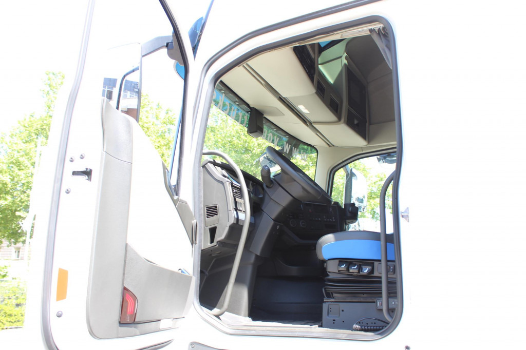 Volvo FH 500 Globe XL I-Park Cool Navi Miete-Rent! - Vilcējs: foto 2 Volvo FH 500 Globe XL I-Park Cool Navi Miete-Rent! - Vilcējs: foto 2