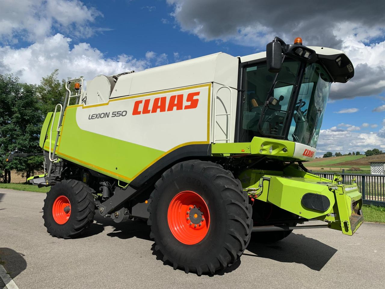 CLAAS Lexion 550 mit Schneidwerk V660, 3D und Klimaautomatik, gepflegter Zustand, Baujahr 2009 - Labības kombains: foto 3 CLAAS Lexion 550 mit Schneidwerk V660, 3D und Klimaautomatik, gepflegter Zustand, Baujahr 2009 - Labības kombains: foto 3