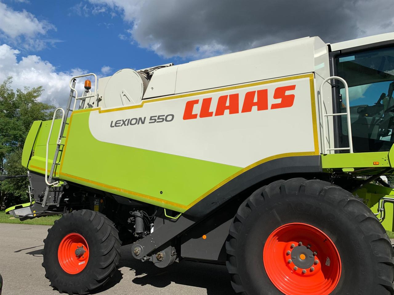 CLAAS Lexion 550 mit Schneidwerk V660, 3D und Klimaautomatik, gepflegter Zustand, Baujahr 2009 - Labības kombains: foto 4 CLAAS Lexion 550 mit Schneidwerk V660, 3D und Klimaautomatik, gepflegter Zustand, Baujahr 2009 - Labības kombains: foto 4