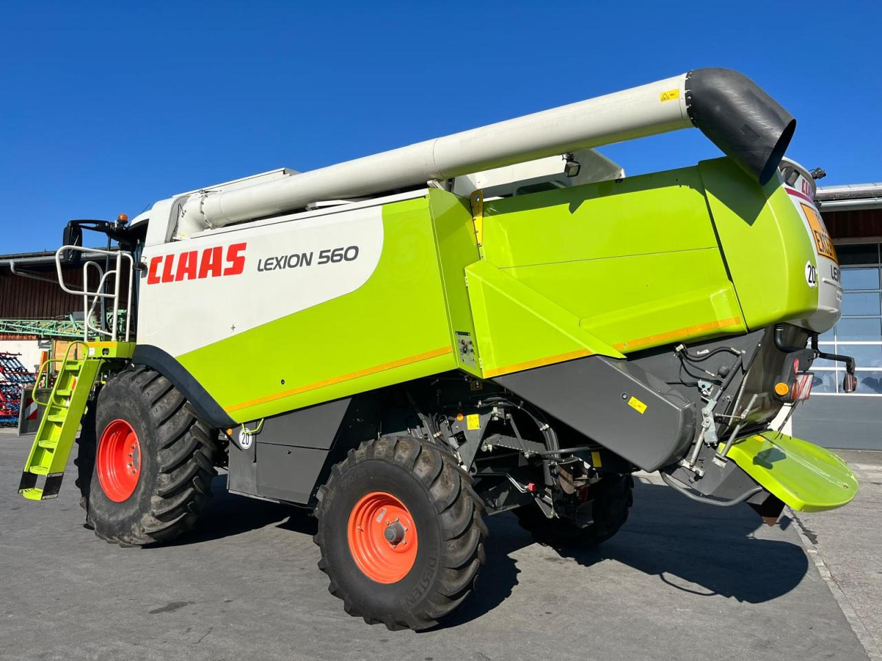 CLAAS Lexion 550 mit Schneidwerk V750, mit 3D, Baujahr 2009, guter gepflegter Zustand - Labības kombains: foto 3 CLAAS Lexion 550 mit Schneidwerk V750, mit 3D, Baujahr 2009, guter gepflegter Zustand - Labības kombains: foto 3