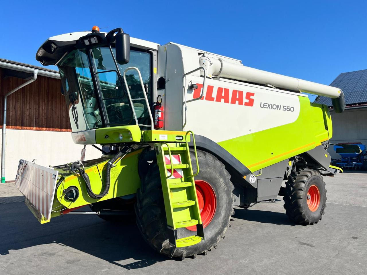 CLAAS Lexion 550 mit Schneidwerk V750, mit 3D, Baujahr 2009, guter gepflegter Zustand - Labības kombains: foto 2 CLAAS Lexion 550 mit Schneidwerk V750, mit 3D, Baujahr 2009, guter gepflegter Zustand - Labības kombains: foto 2