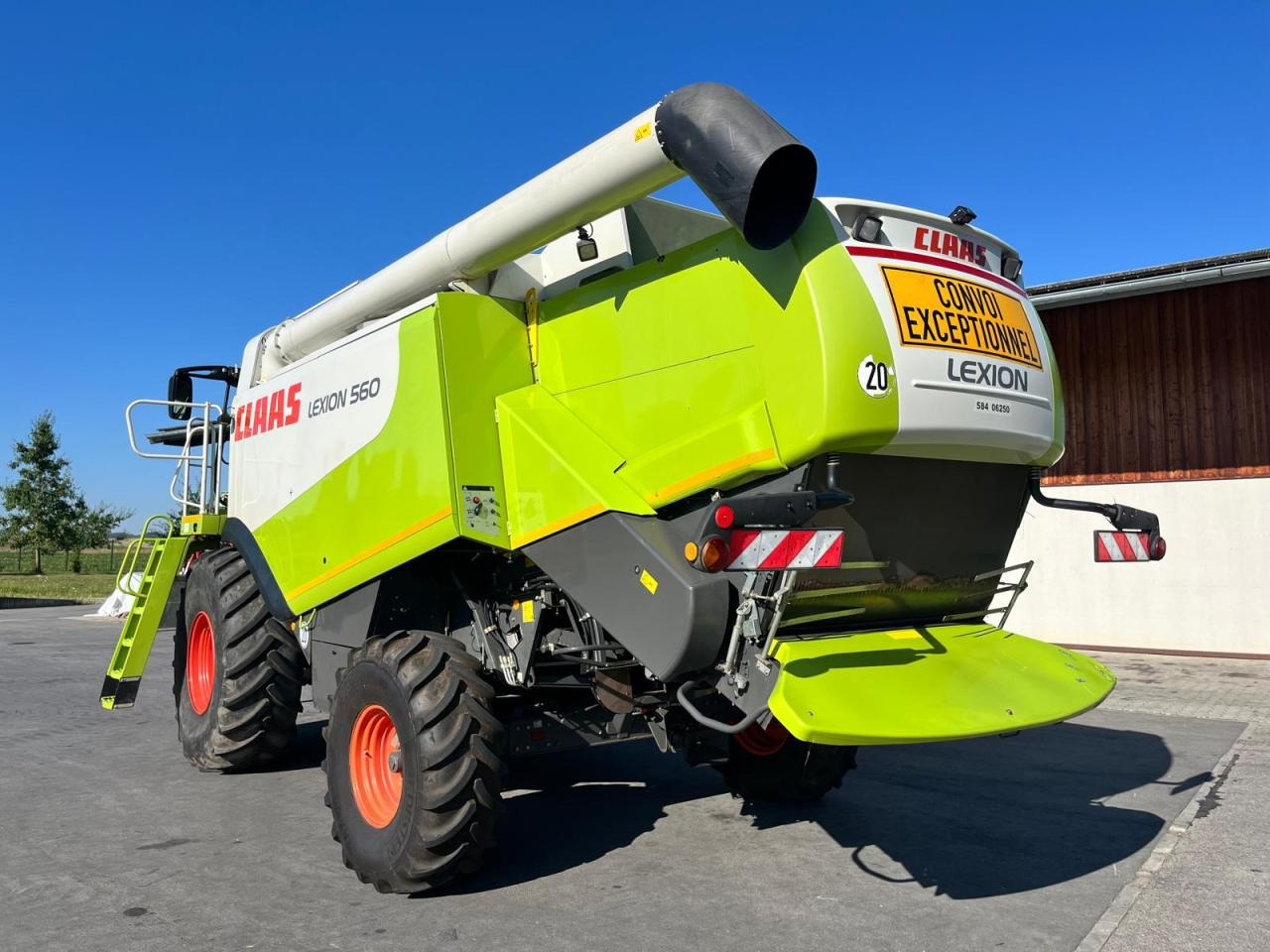 CLAAS Lexion 550 mit Schneidwerk V750, mit 3D, Baujahr 2009, guter gepflegter Zustand - Labības kombains: foto 4 CLAAS Lexion 550 mit Schneidwerk V750, mit 3D, Baujahr 2009, guter gepflegter Zustand - Labības kombains: foto 4