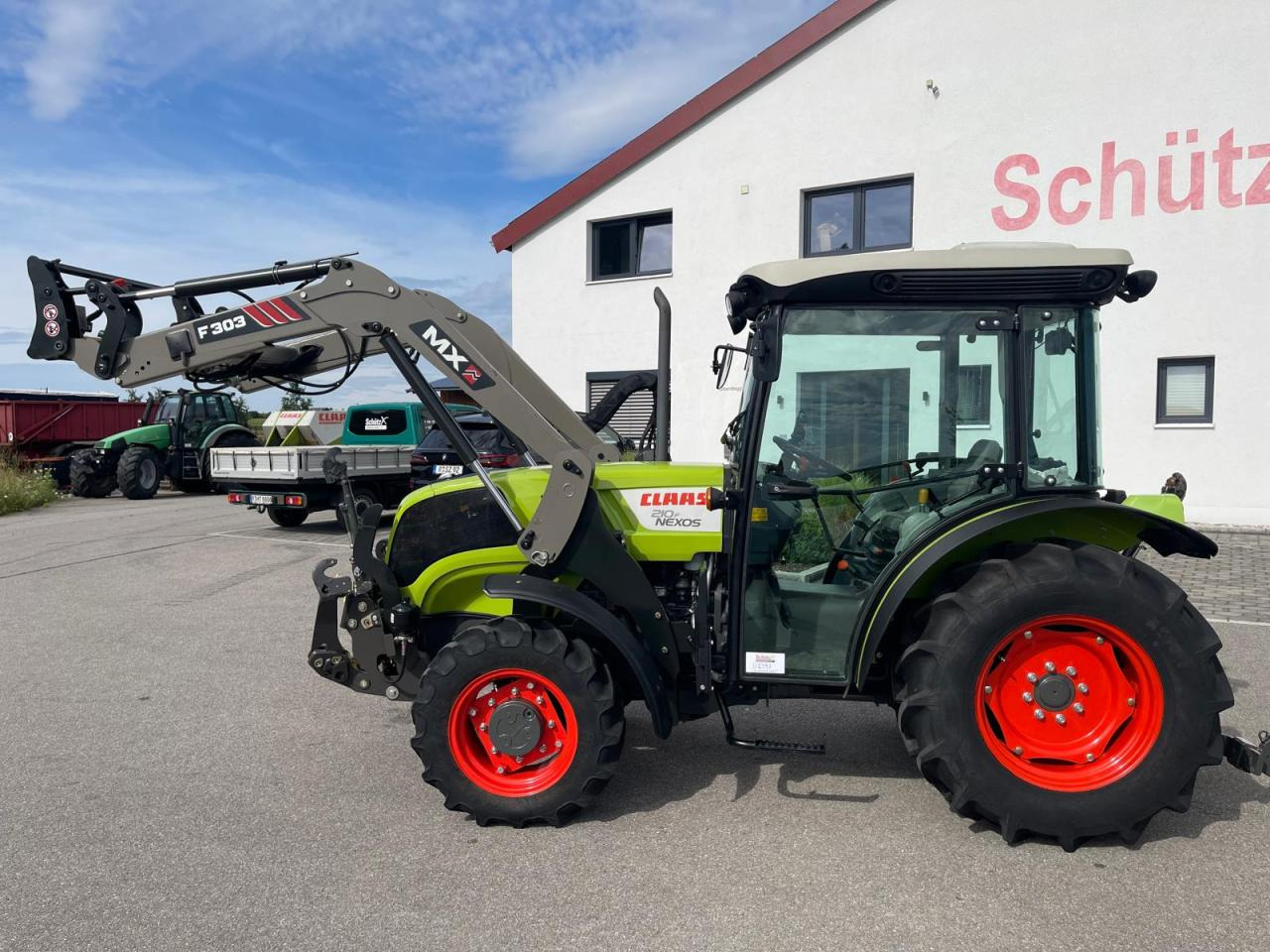 CLAAS Nexos 210 mit Frontlader, 236Bh, FZW, NEUWERTIG! - Traktors: foto 2 CLAAS Nexos 210 mit Frontlader, 236Bh, FZW, NEUWERTIG! - Traktors: foto 2
