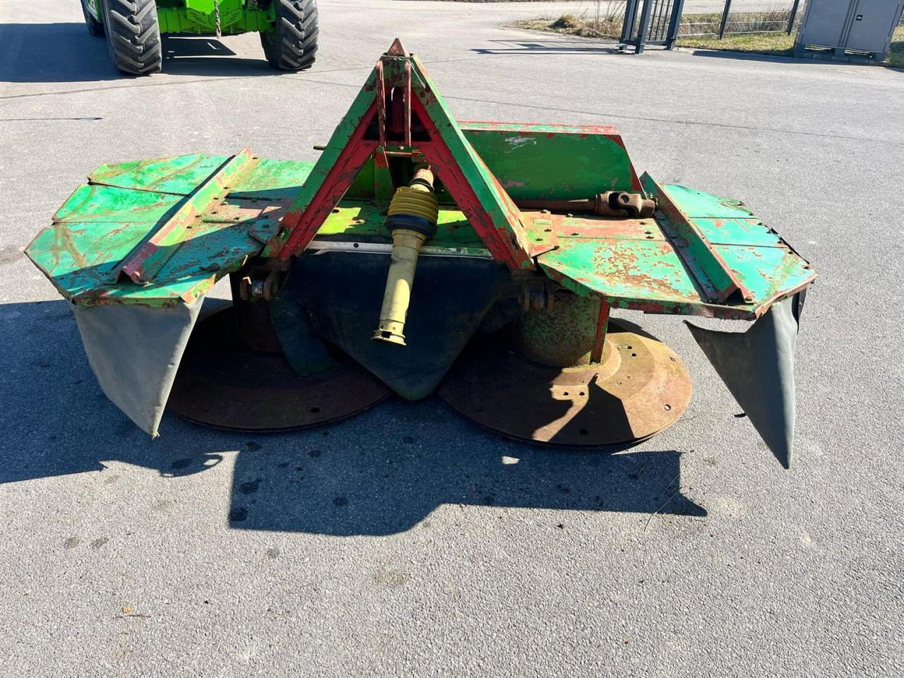 Deutz-Fahr Frontmähwerk, 2 m Arbeitsbreite - Pļāvējs: foto 4 Deutz-Fahr Frontmähwerk, 2 m Arbeitsbreite - Pļāvējs: foto 4