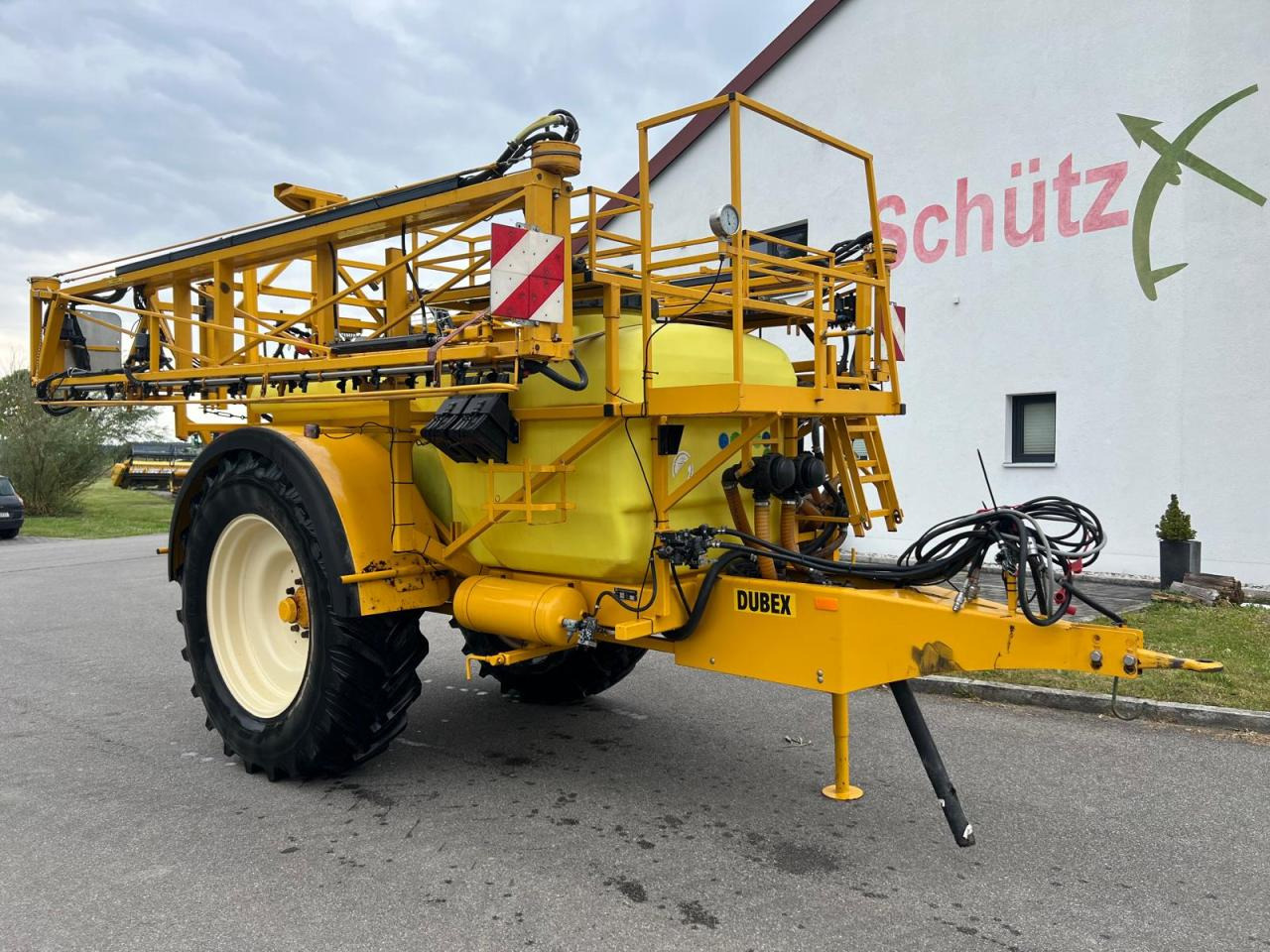 Dubex Vector 27m 3200ltr Spritze - Piekabināmais miglotājs: foto 2 Dubex Vector 27m 3200ltr Spritze - Piekabināmais miglotājs: foto 2