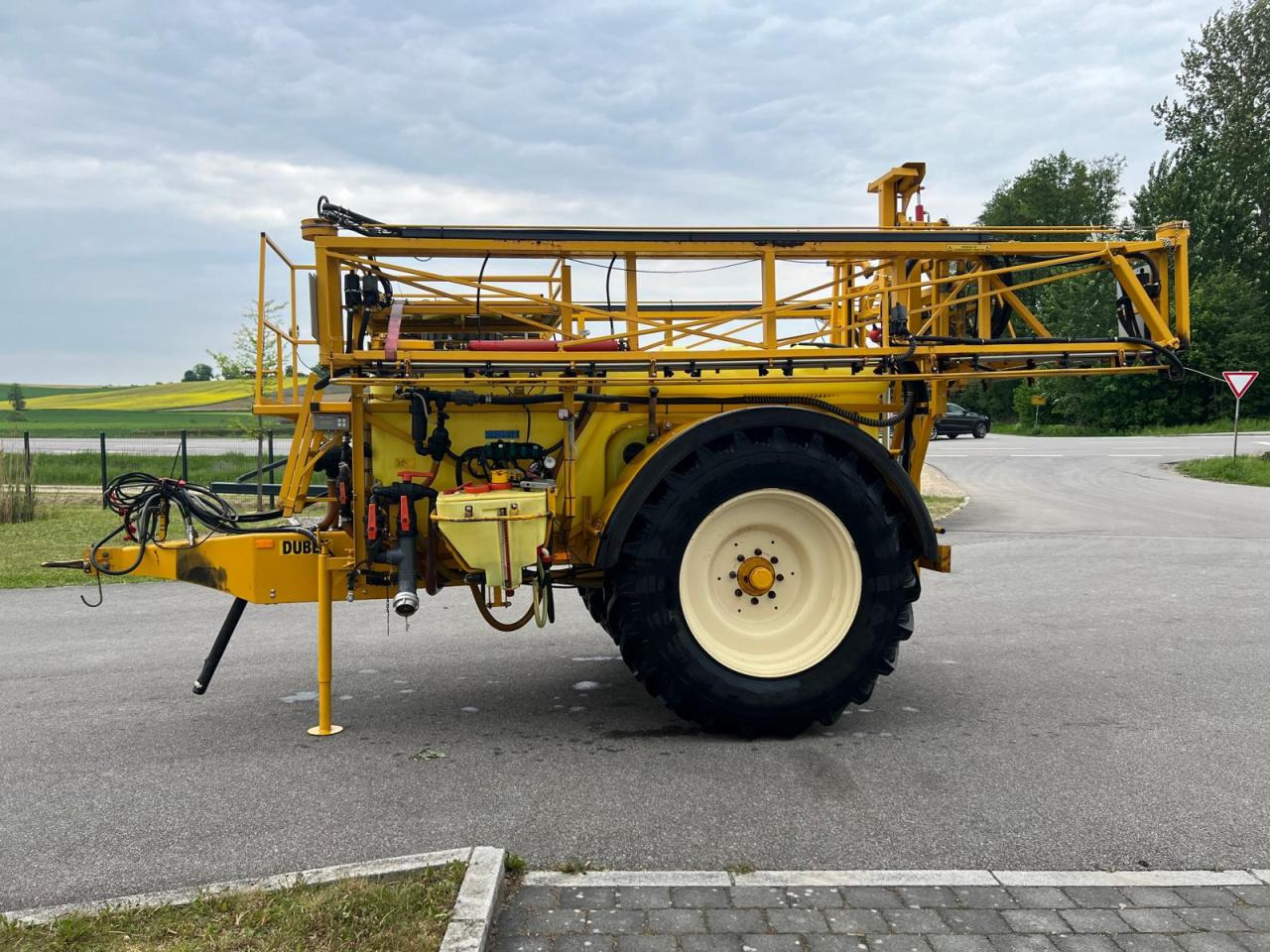 Dubex Vector 27m 3200ltr Spritze - Piekabināmais miglotājs: foto 1 Dubex Vector 27m 3200ltr Spritze - Piekabināmais miglotājs: foto 1