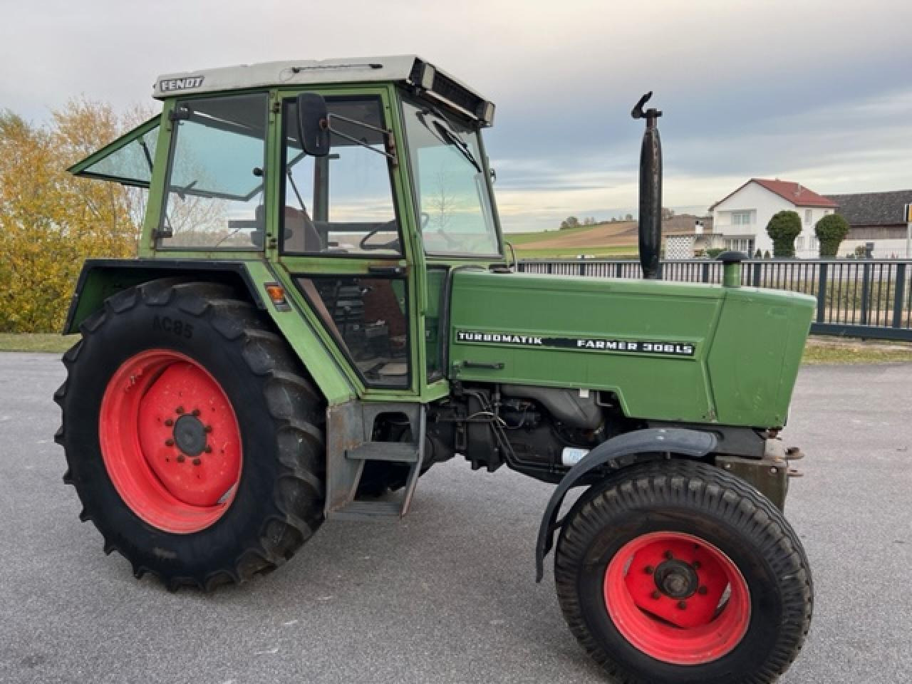 Fendt Farmer 306 LS, Bereifung neuwertig - Traktors: foto 5 Fendt Farmer 306 LS, Bereifung neuwertig - Traktors: foto 5