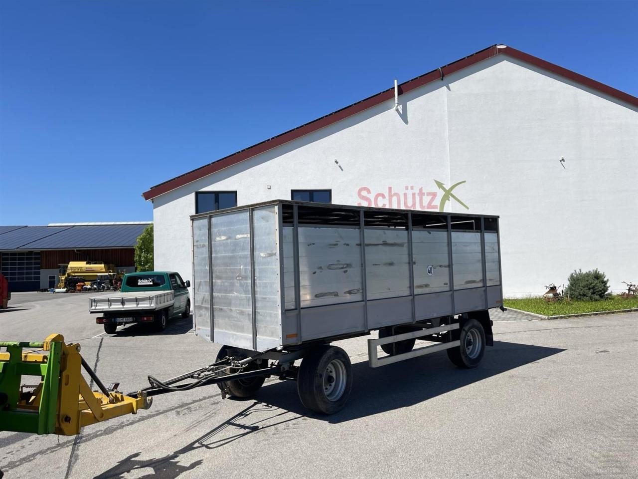 Fortschritt Viehtransportwagen, Viehanhänger, Tiertransport - Lauksaimniecības piekabe: foto 1 Fortschritt Viehtransportwagen, Viehanhänger, Tiertransport - Lauksaimniecības piekabe: foto 1