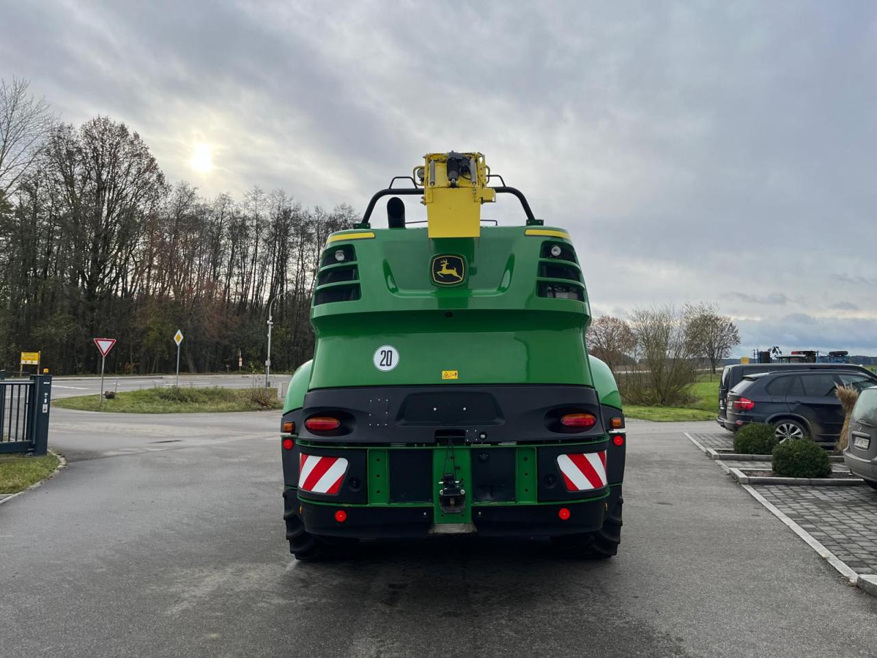 John Deere 8300i JD mit Harvestlap, mit Pickup, Kemper, 910 Bh - Lopbarības kombains: foto 4 John Deere 8300i JD mit Harvestlap, mit Pickup, Kemper, 910 Bh - Lopbarības kombains: foto 4