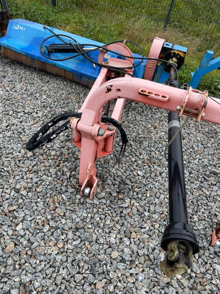 KDL180 Mulcher - Pļaujmašīna-smalcinātājs: foto 1 KDL180 Mulcher - Pļaujmašīna-smalcinātājs: foto 1