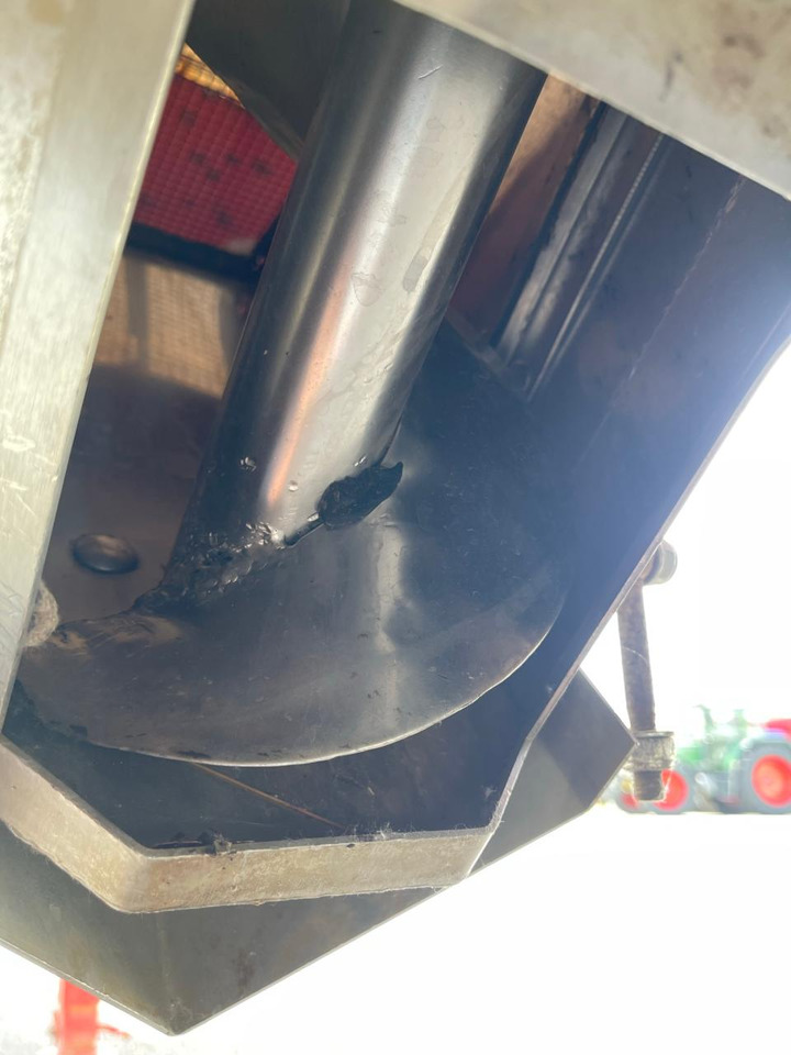 Minerālmēslu izkliedētājs Rauch TWS 5000 Düngerwagen mit Deichsel-Lenkung und Streuer Axera H-EMC, gepflegter Zustand: foto 15 Minerālmēslu izkliedētājs Rauch TWS 5000 Düngerwagen mit Deichsel-Lenkung und Streuer Axera H-EMC, gepflegter Zustand: foto 15