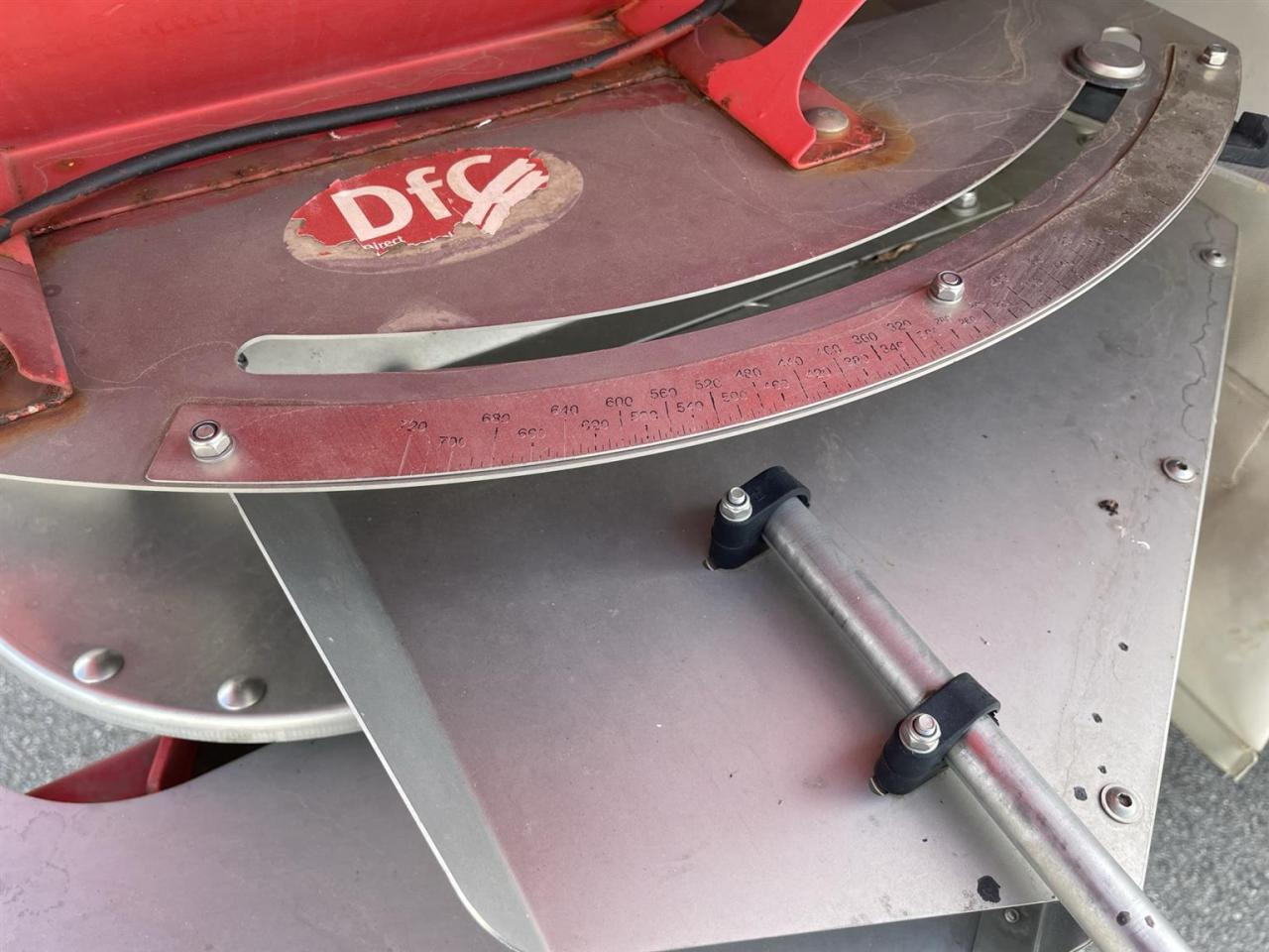 Minerālmēslu izkliedētājs Rauch TWS 5000 Düngerwagen mit Deichsel-Lenkung und Streuer Axera H-EMC, gepflegter Zustand: foto 12 Minerālmēslu izkliedētājs Rauch TWS 5000 Düngerwagen mit Deichsel-Lenkung und Streuer Axera H-EMC, gepflegter Zustand: foto 12