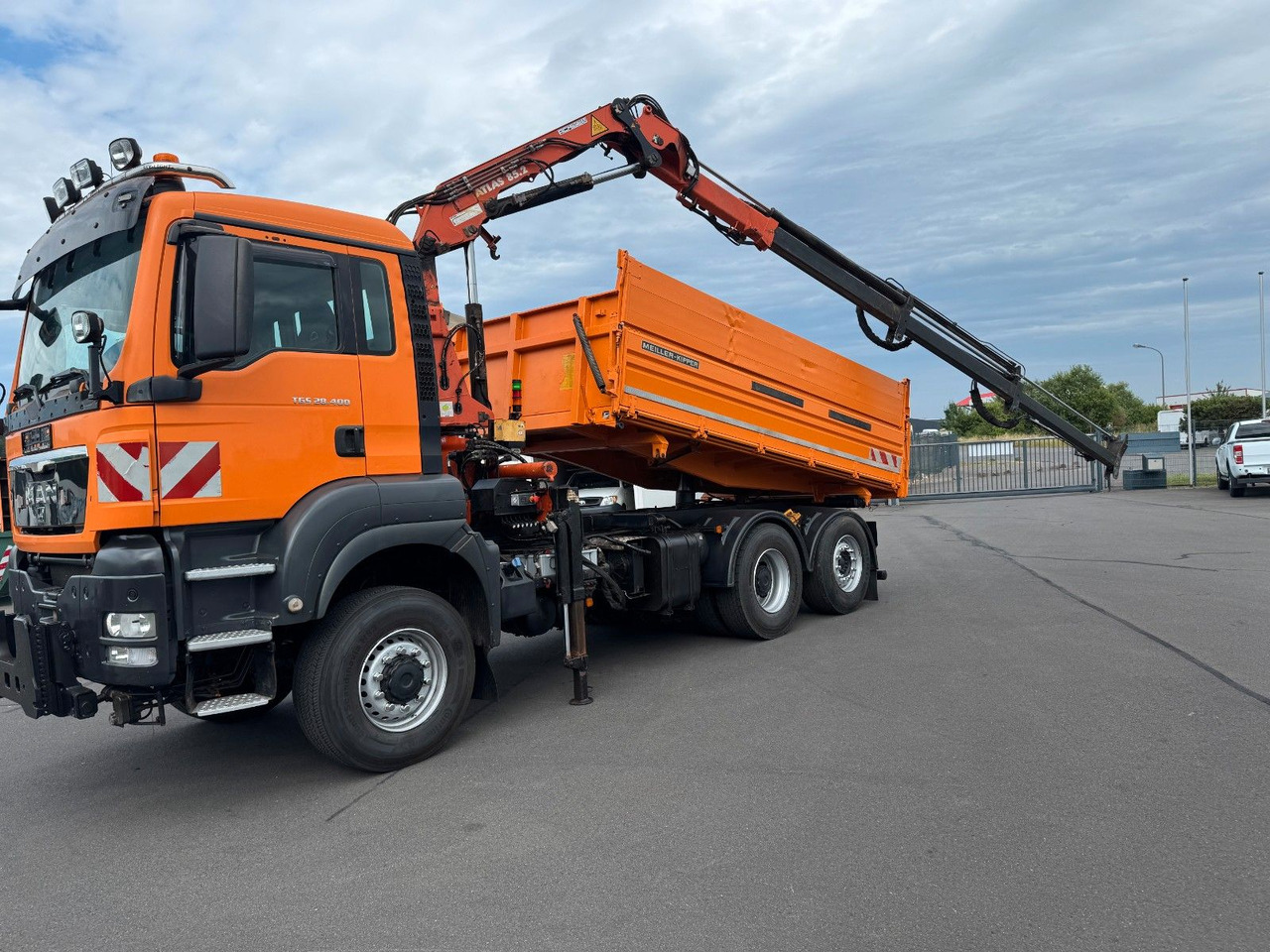 MAN TGS 28.400 6x4-4 BL Kipper / Kran / Winterdienst - Kravas automašīna pašizgāzējs, Kravas auto ar manipulatoru: foto 1 MAN TGS 28.400 6x4-4 BL Kipper / Kran / Winterdienst - Kravas automašīna pašizgāzējs, Kravas auto ar manipulatoru: foto 1