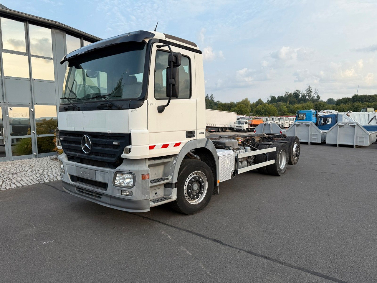 Mercedes-Benz Actros MP 2 2532 6x2 - Šasija kravas automašīna: foto 3 Mercedes-Benz Actros MP 2 2532 6x2 - Šasija kravas automašīna: foto 3