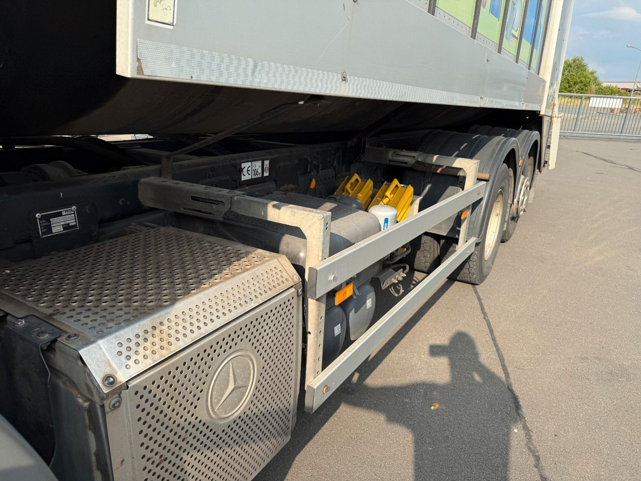 Atkritumu vedējs Mercedes-Benz Actros MP3 2532 6x2 Faun Rotorpress 521: foto 11