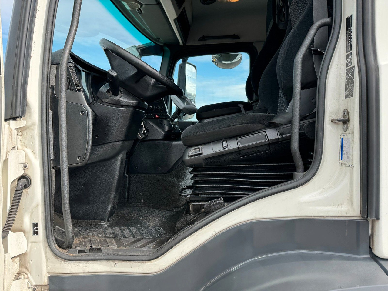 Mercedes-Benz Antos 2533 6x2 Mercedes-Benz Antos 2533 6x2 - 3 x am Lager - - Šasija kravas automašīna: foto 4 Mercedes-Benz Antos 2533 6x2 Mercedes-Benz Antos 2533 6x2 - 3 x am Lager - - Šasija kravas automašīna: foto 4