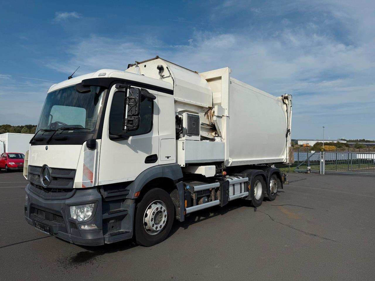Mercedes-Benz Antos 2533 Seitenlader HS SL- VK- F - Atkritumu vedējs: foto 1 Mercedes-Benz Antos 2533 Seitenlader HS SL- VK- F - Atkritumu vedējs: foto 1