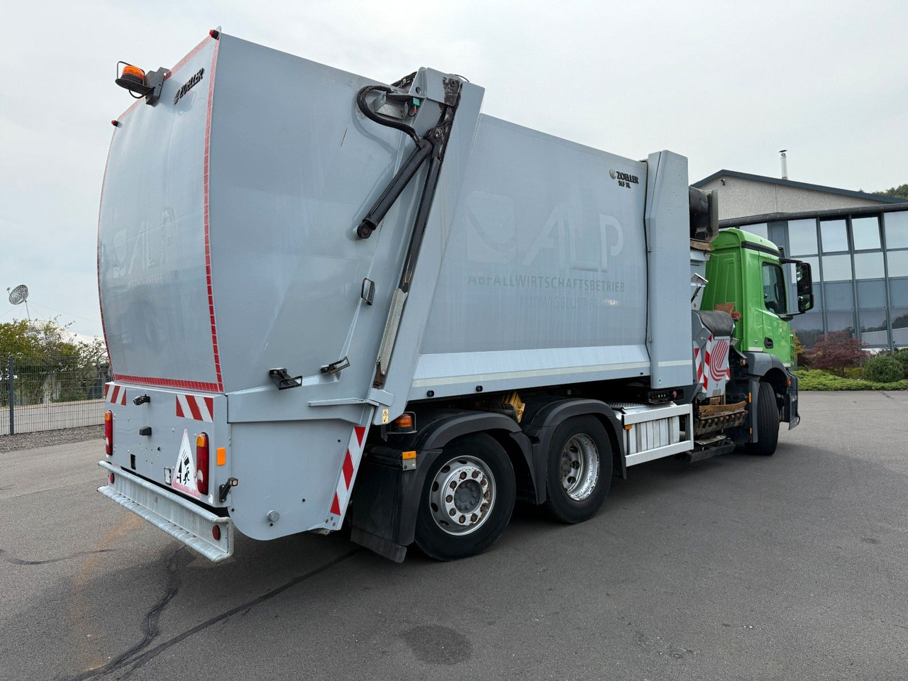 Mercedes-Benz Antos 2533 Seitenlader Zoeller SLF XL - Atkritumu vedējs: foto 4 Mercedes-Benz Antos 2533 Seitenlader Zoeller SLF XL - Atkritumu vedējs: foto 4