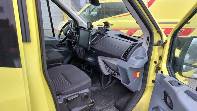 Ātrās palīdzības mašīna FORD TRANSIT 2,0TDI AMBULANCE KLIMA 1.2018 EURO 6, 3 UNITS: foto 9