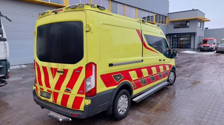 FORD TRANSIT 2,0TDI AMBULANCE KLIMA 1.2018 EURO 6, 3 UNITS - Ātrās palīdzības mašīna: foto 3 FORD TRANSIT 2,0TDI AMBULANCE KLIMA 1.2018 EURO 6, 3 UNITS - Ātrās palīdzības mašīna: foto 3