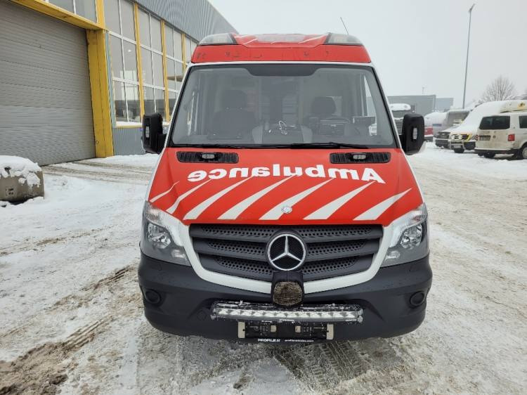 MERCEDES – BENZ SPRINTER 3.0D AMBULANCE (PROFILE) KLIMA 7.2015 EURO 6 - Ātrās palīdzības mašīna: foto 3 MERCEDES – BENZ SPRINTER 3.0D AMBULANCE (PROFILE) KLIMA 7.2015 EURO 6 - Ātrās palīdzības mašīna: foto 3