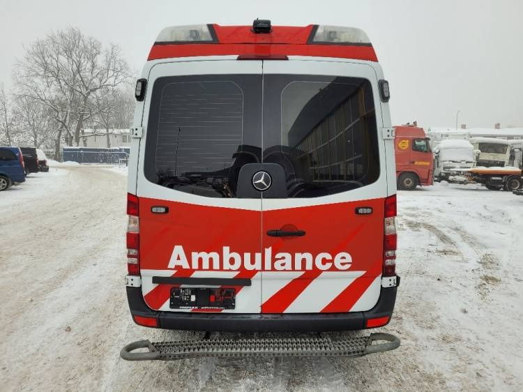 MERCEDES – BENZ SPRINTER 3.0D AMBULANCE (PROFILE) KLIMA 7.2015 EURO 6 - Ātrās palīdzības mašīna: foto 5 MERCEDES – BENZ SPRINTER 3.0D AMBULANCE (PROFILE) KLIMA 7.2015 EURO 6 - Ātrās palīdzības mašīna: foto 5