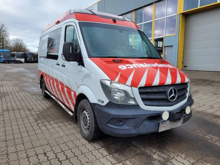 MERCEDES – BENZ SPRINTER 319 AMBULANCE (PROFILE) KLIMA, 6.2017, EURO 6 - Ātrās palīdzības mašīna: foto 1 MERCEDES – BENZ SPRINTER 319 AMBULANCE (PROFILE) KLIMA, 6.2017, EURO 6 - Ātrās palīdzības mašīna: foto 1