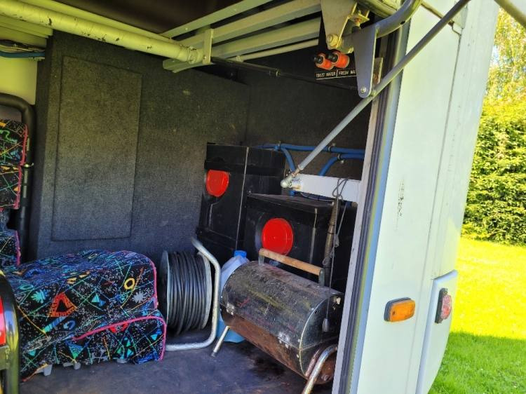 VOLVO B12M BERKHOF AXIAL70 MOTORHOME KLIMA 3.2003 - Starppilsētu autobuss: foto 4 VOLVO B12M BERKHOF AXIAL70 MOTORHOME KLIMA 3.2003 - Starppilsētu autobuss: foto 4