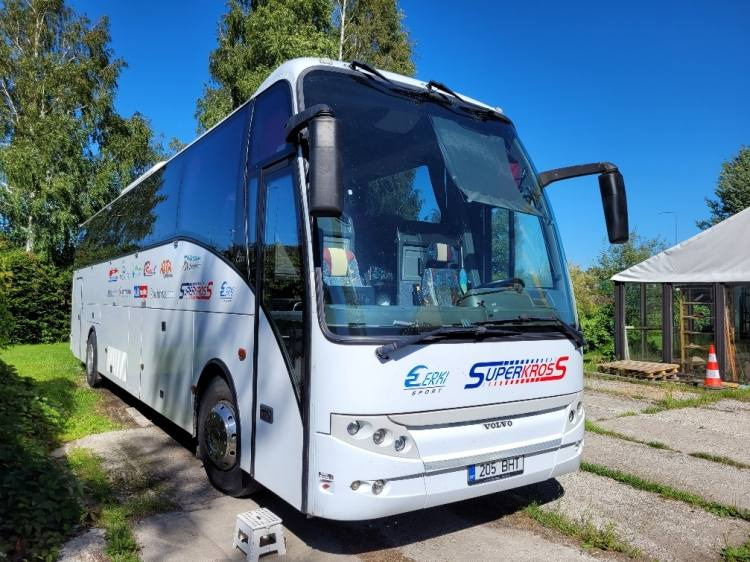 VOLVO B12M BERKHOF AXIAL70 MOTORHOME KLIMA 3.2003 - Starppilsētu autobuss: foto 1 VOLVO B12M BERKHOF AXIAL70 MOTORHOME KLIMA 3.2003 - Starppilsētu autobuss: foto 1