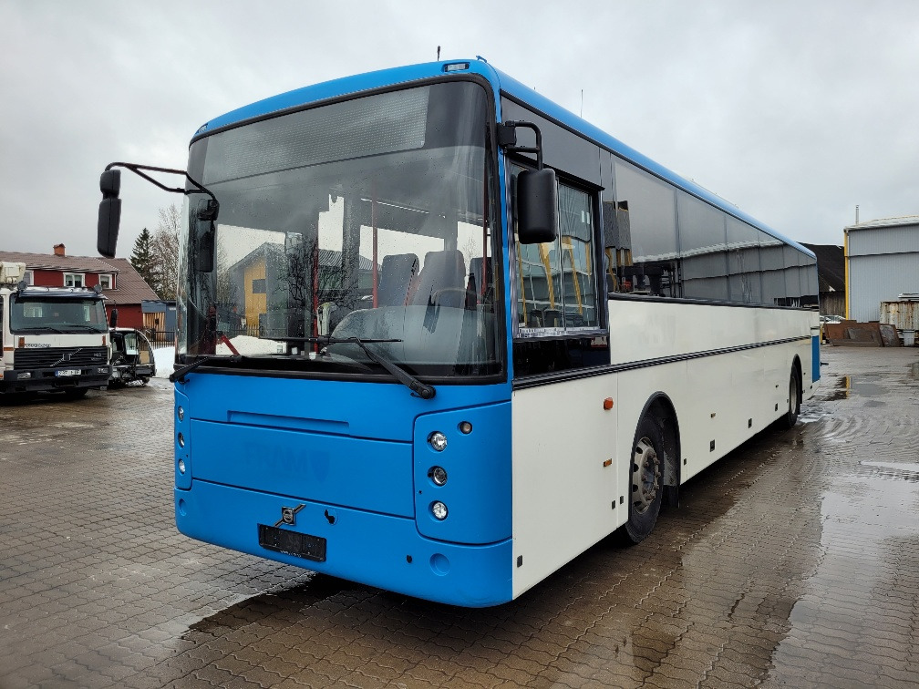 VOLVO B9R VEST CONTRAST, KLIIMA, 10.2012, EURO 5, HANDICAP LIFT, 51 seats, 12,8m - Piepilsētas autobuss: foto 2 VOLVO B9R VEST CONTRAST, KLIIMA, 10.2012, EURO 5, HANDICAP LIFT, 51 seats, 12,8m - Piepilsētas autobuss: foto 2