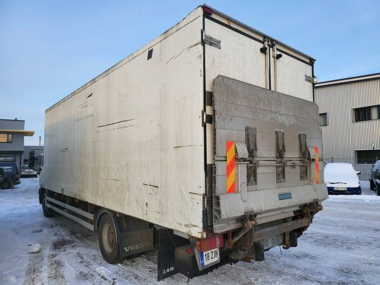 VOLVO FL 250 FOR SPAREPARTS - Kravas automašīna refrižerators: foto 4 VOLVO FL 250 FOR SPAREPARTS - Kravas automašīna refrižerators: foto 4