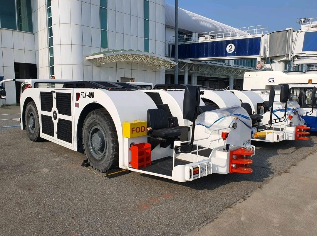 BlissFox - ABC 40D - Lidmašīnu vilcējs: foto 3 BlissFox - ABC 40D - Lidmašīnu vilcējs: foto 3