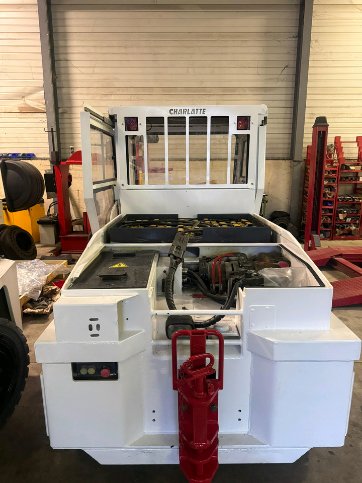 Charlatte 2012 - Bagāžas vilcējs: foto 5 Charlatte 2012 - Bagāžas vilcējs: foto 5