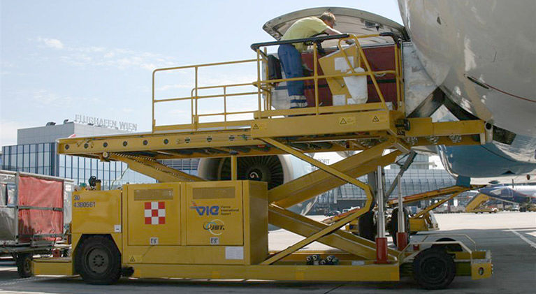 JBT Transport CLT8 - Konteineru/ Palešu iekrāvējs: foto 1 JBT Transport CLT8 - Konteineru/ Palešu iekrāvējs: foto 1