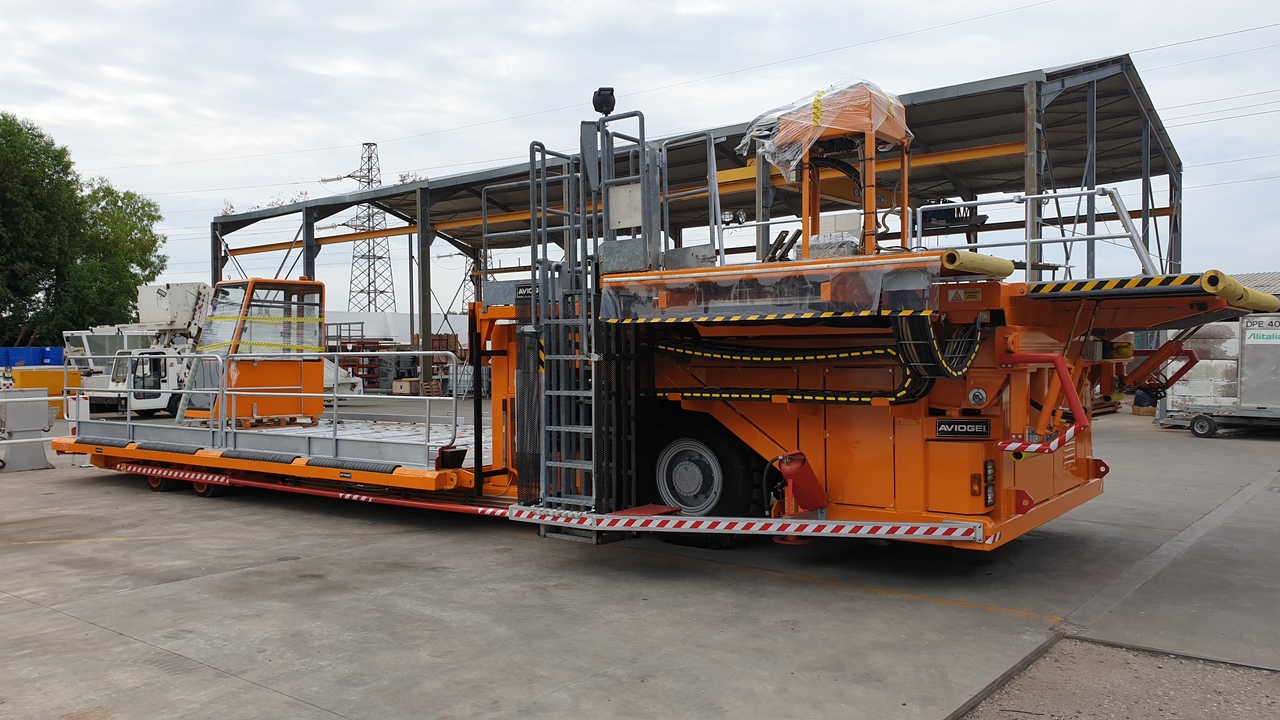 Main Deck Loader Aviogei 20 tons 2PU2000 - Konteineru/ Palešu iekrāvējs: foto 4 Main Deck Loader Aviogei 20 tons 2PU2000 - Konteineru/ Palešu iekrāvējs: foto 4