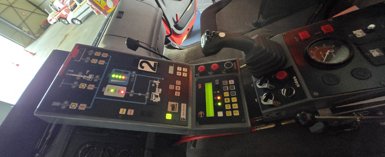 Sides - Ugunsdzēsēju mašīna: foto 3 Sides - Ugunsdzēsēju mašīna: foto 3