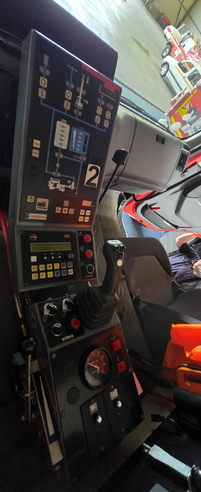 Sides - Ugunsdzēsēju mašīna: foto 4 Sides - Ugunsdzēsēju mašīna: foto 4