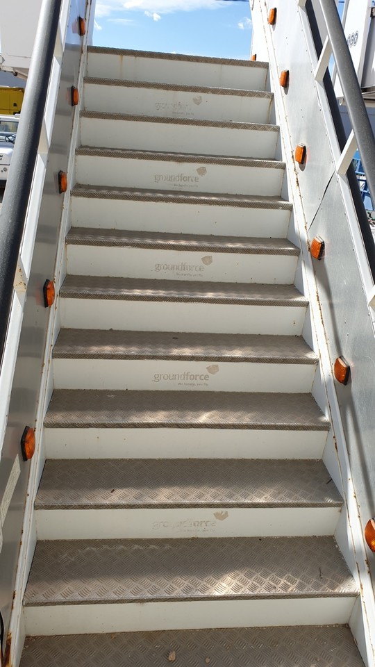 TEMG Pax Stairs TG2244 - Pasažieru kāpnes: foto 3 TEMG Pax Stairs TG2244 - Pasažieru kāpnes: foto 3